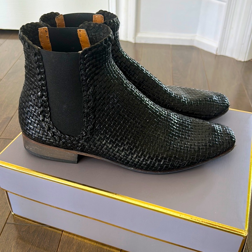 Boots woven leather